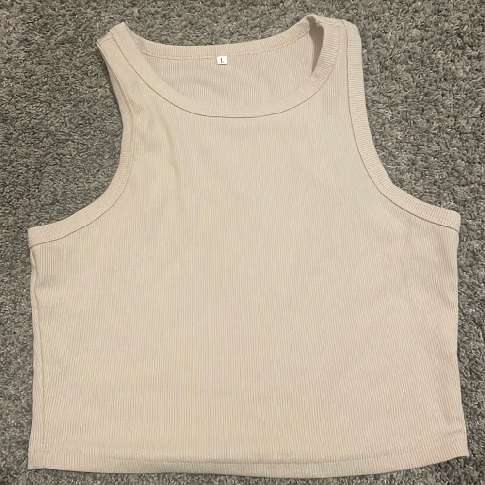 Size large cropped tank
